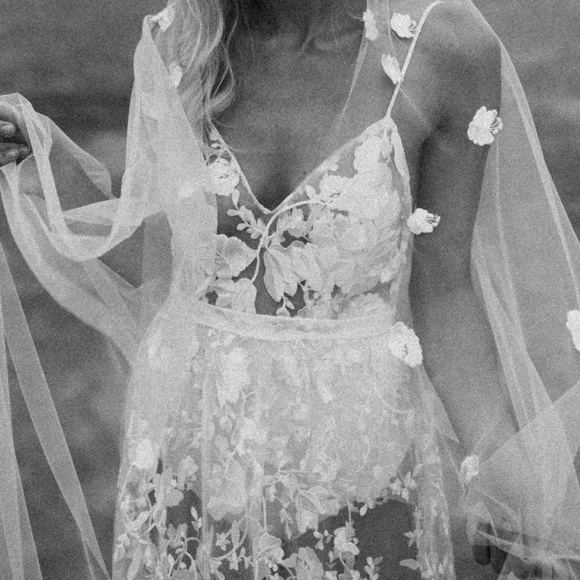 Park & Fifth Lace Wedding Dress - Picture 1 of 13